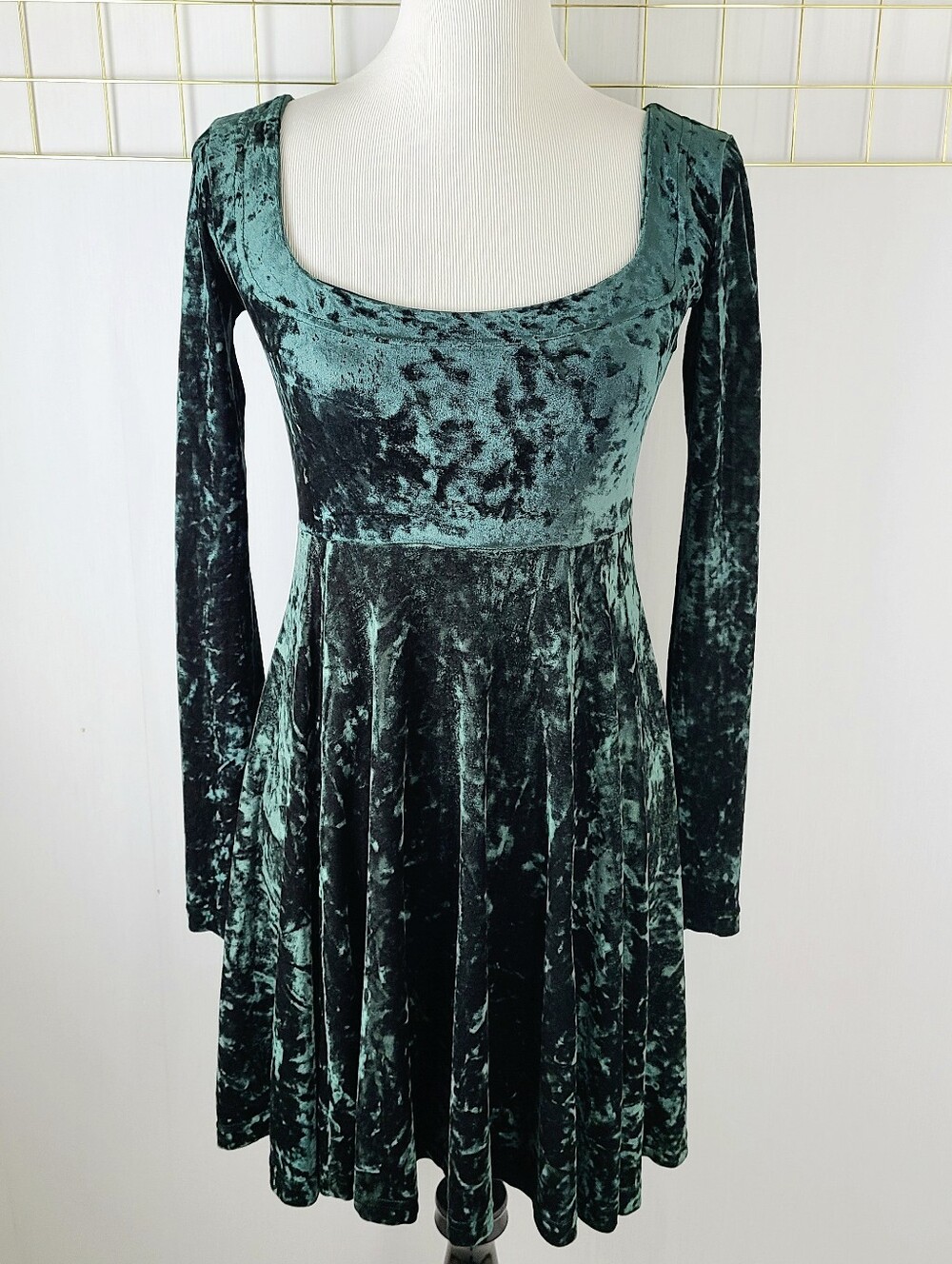 Betsey Johnson Punk Label Green Crushed Velvet 80s Vintage Babydoll Skater Dress